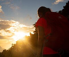 <p>Wanderer auf dem Weg zum Gipfel des Unterberghorn</p>